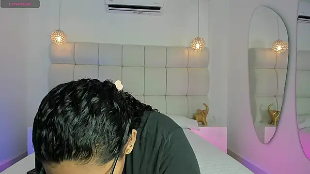 DanielleEvans  online show from November 22, 11:31 am