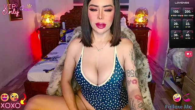 Snapshot of Magnificent_Goddess chatting on May 12, 5:26 am Magnificent Goddess online show from May 12, 5:26 am