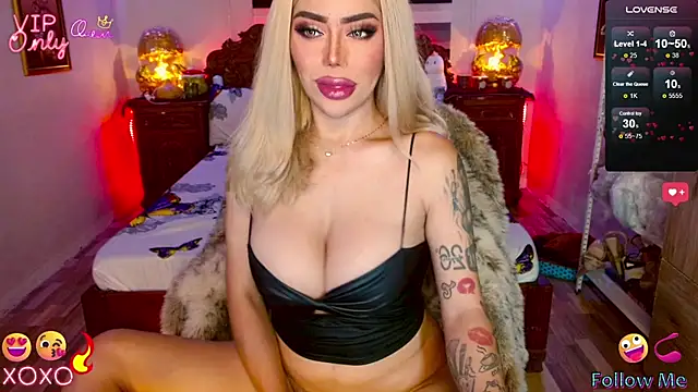 Snapshot of Magnificent_Goddess chatting on May 15, 5:25 am Magnificent Goddess online show from May 15, 5:25 am