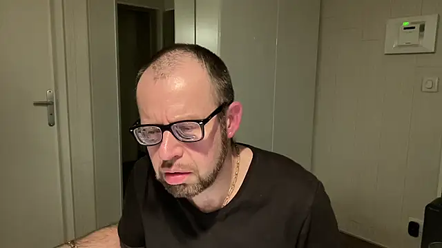 FABIOGLASSES online show from January 9, 9:16 pm