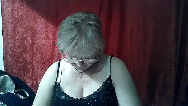 Gina Marlyn online show from April 30, 8:04 pm