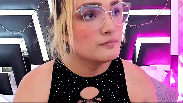 Snapshot of katya_kozlov chatting on February 15, 8:22 am katya kozlov online show from February 15, 8:22 am