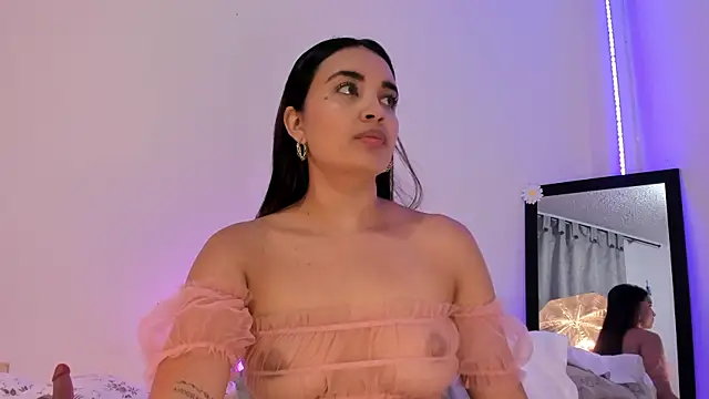 aisha es online show from January 19, 4:04 pm