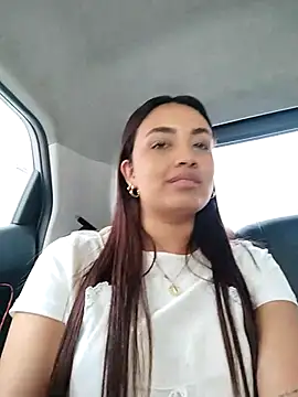 aisha es online show from September 26, 8:02 pm