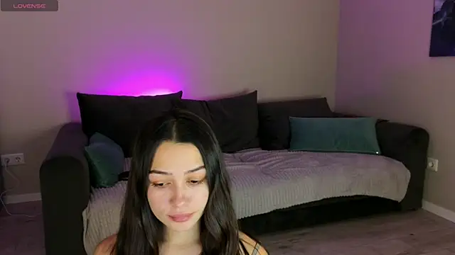 mo1ly online show from February 16, 3:16 pm