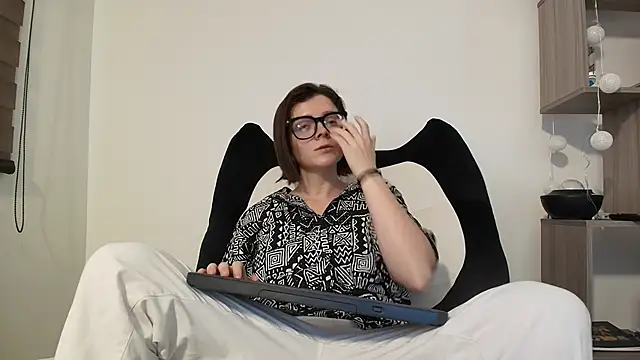 Arya starrk online show from March 4, 1:39 pm