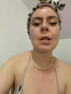 Stoned-baby69 online show from May 6, 7:41 pm