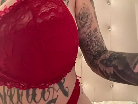 Snapshot of SabrinaRussel chatting on March 19, 3:52 am SabrinaRussel online show from March 19, 3:52 am