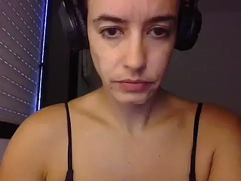 Snapshot of melaniepatterson chatting on May 11, 12:00 pm melaniepatterson online show from May 11, 12:00 pm