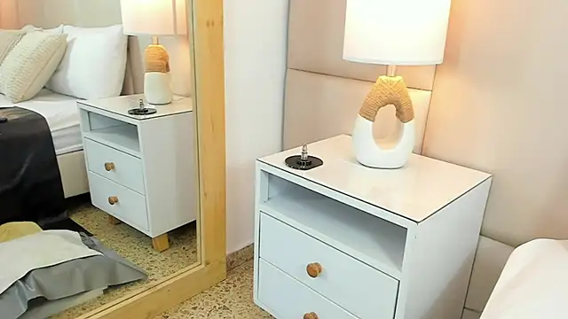 AntoniaRoss  online show from December 2, 2:01 pm