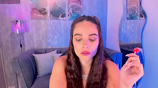 MelanieHudson  online show from December 7, 12:30 am