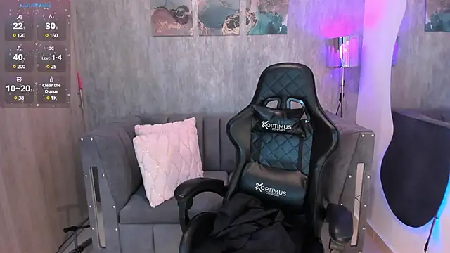 MelanieHudson  online show from March 21, 10:28 pm