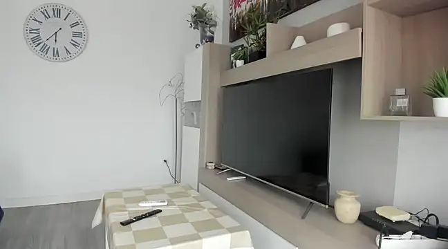 HeteroOli online show from February 15, 4:45 pm