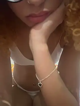 Snapshot of laisviana21 chatting on November 6, 8:54 pm laisviana21 online show from November 6, 8:54 pm
