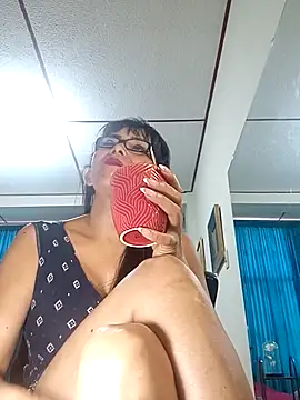 Snapshot of kelly_dirty_ chatting on May 2, 6:02 pm kelly dirty online show from May 2, 6:02 pm