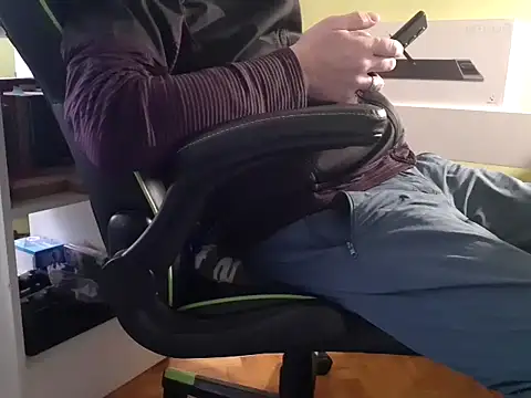 feathersify online show from November 25, 7:08 am