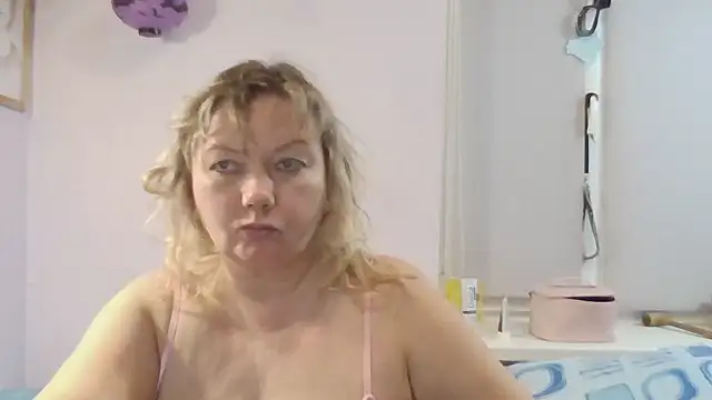 Snapshot of Lusi-777 chatting on November 7, 2:06 pm Lusi-777 online show from November 7, 2:06 pm