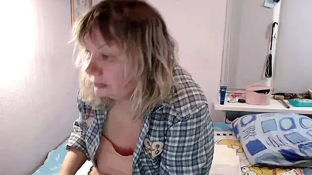 Snapshot of Lusi-777 chatting on December 14, 8:46 pm Lusi-777 online show from December 14, 8:46 pm