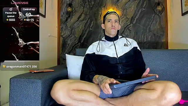 Snapshot of yeckodream chatting on February 7, 8:11 am yeckodream online show from February 7, 8:11 am