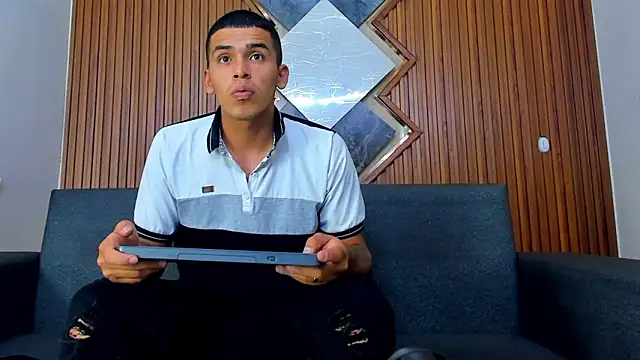 Snapshot of yeckodream chatting on March 7, 4:13 am yeckodream online show from March 7, 4:13 am