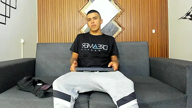 Snapshot of yeckodream chatting on March 10, 3:45 am yeckodream online show from March 10, 3:45 am