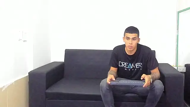 Snapshot of yeckodream chatting on March 18, 4:04 am yeckodream online show from March 18, 4:04 am