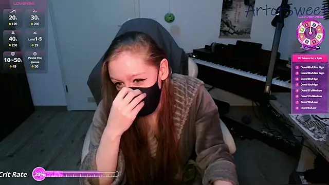 Snapshot of ArtofSweet chatting on November 10, 7:24 pm ArtofSweet online show from November 10, 7:24 pm