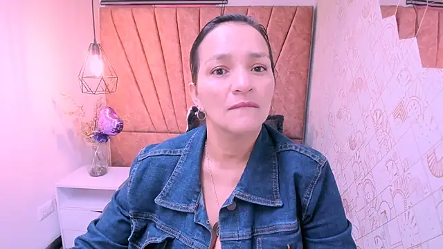 MarilynMiilf  online show from October 27, 7:29 pm