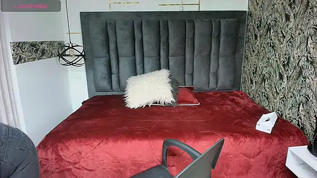 Snapshot of MarilynMiilf_ chatting on June 30, 5:36 pm MarilynMiilf online show from June 30, 5:36 pm