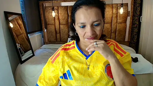 Snapshot of MarilynMiilf_ chatting on July 3, 8:04 pm MarilynMiilf online show from July 3, 8:04 pm