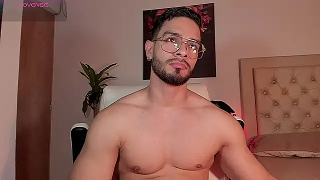 Snapshot of Josseph1_ chatting on October 28, 10:01 pm Josseph1 online show from October 28, 10:01 pm