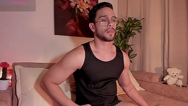 Snapshot of Josseph1_ chatting on November 25, 1:49 am Josseph1 online show from November 25, 1:49 am