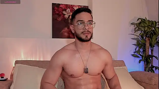 Snapshot of Josseph1_ chatting on December 20, 12:18 am Josseph1 online show from December 20, 12:18 am