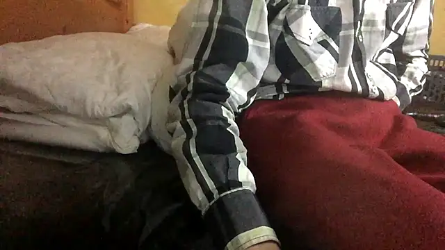 Snapshot of ThatGuyNextDoor1992 chatting on February 25, 6:58 am ThatGuyNextDoor1992 online show from February 25, 6:58 am