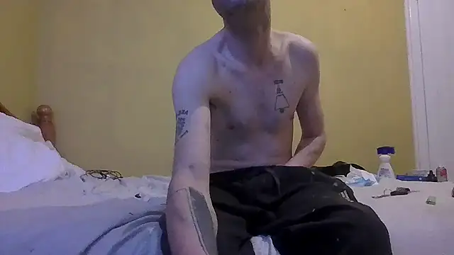 Snapshot of ThatGuyNextDoor1992 chatting on March 5, 10:10 pm ThatGuyNextDoor1992 online show from March 5, 10:10 pm