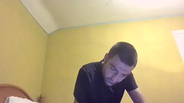 Snapshot of ThatGuyNextDoor1992 chatting on March 7, 10:10 pm ThatGuyNextDoor1992 online show from March 7, 10:10 pm