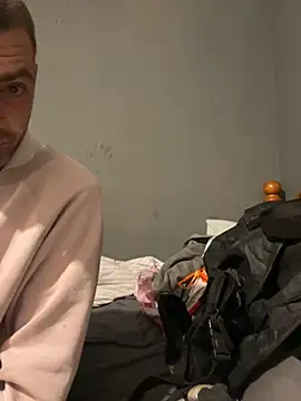 Snapshot of ThatGuyNextDoor1992 chatting on September 16, 1:39 am ThatGuyNextDoor1992 online show from September 16, 1:39 am