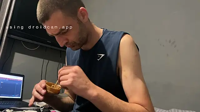 Snapshot of ThatGuyNextDoor1992 chatting on September 17, 9:05 pm ThatGuyNextDoor1992 online show from September 17, 9:05 pm