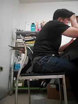 Snapshot of ksshp9502 chatting on February 22, 4:05 pm ksshp9502 online show from February 22, 4:05 pm