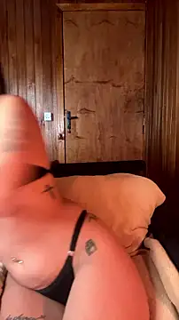 Snapshot of AliceStone19 chatting on July 14, 6:35 pm AliceStone19 online show from July 14, 6:35 pm