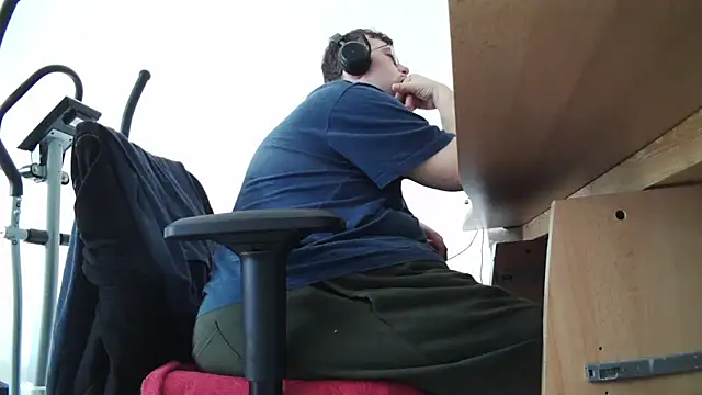 Snapshot of chubbysmallcock@xh chatting on July 5, 4:14 pm chubbysmallcockxh online show from July 5, 4:14 pm