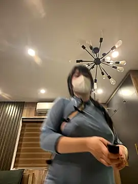 Snapshot of Onee-Chew chatting on January 14, 12:00 pm Onee-Chew online show from January 14, 12:00 pm