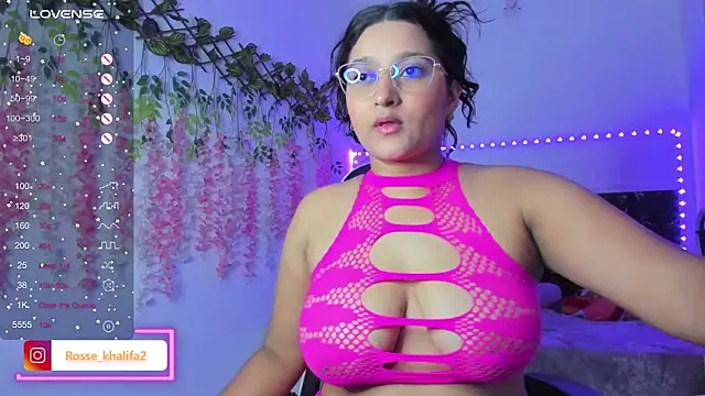 Snapshot of Rosse_khalifa2 chatting on February 4, 11:27 pm Rosse khalifa2 online show from February 4, 11:27 pm