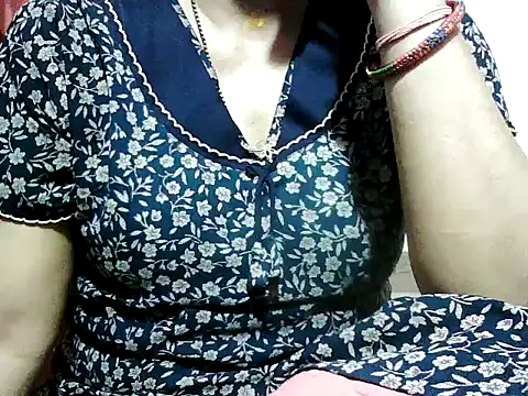 Snapshot of RukminiNew chatting on May 18, 10:54 am RukminiNew online show from May 18, 10:54 am