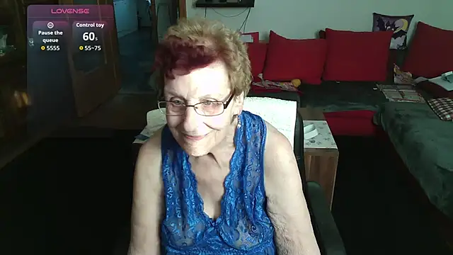 HeisseomaOriginal online show from March 1, 8:27 am