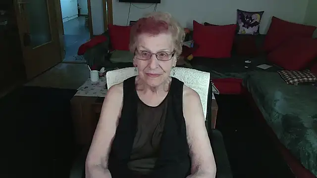 HeisseomaOriginal online show from April 29, 7:12 am
