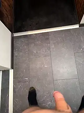 Snapshot of Andy7430 chatting on February 13, 1:59 pm Andy7430 online show from February 13, 1:59 pm