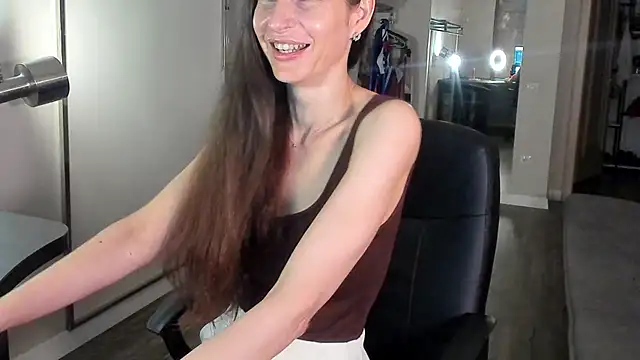 Snapshot of Mila_Anders chatting on June 27, 4:39 am Mila Anders online show from June 27, 4:39 am