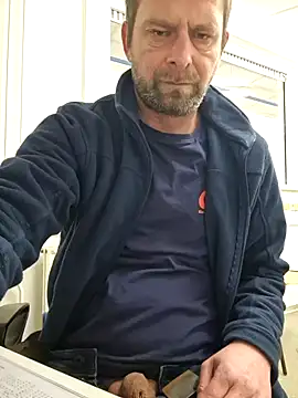 Snapshot of Mjn34 chatting on January 21, 7:04 am Mjn34 online show from January 21, 7:04 am