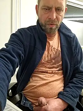 Snapshot of Mjn34 chatting on February 14, 6:56 am Mjn34 online show from February 14, 6:56 am